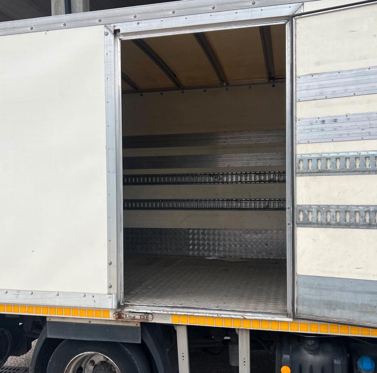 IVECO EUROCARGO 75 E 14 CON SPONDA IDRAULICA