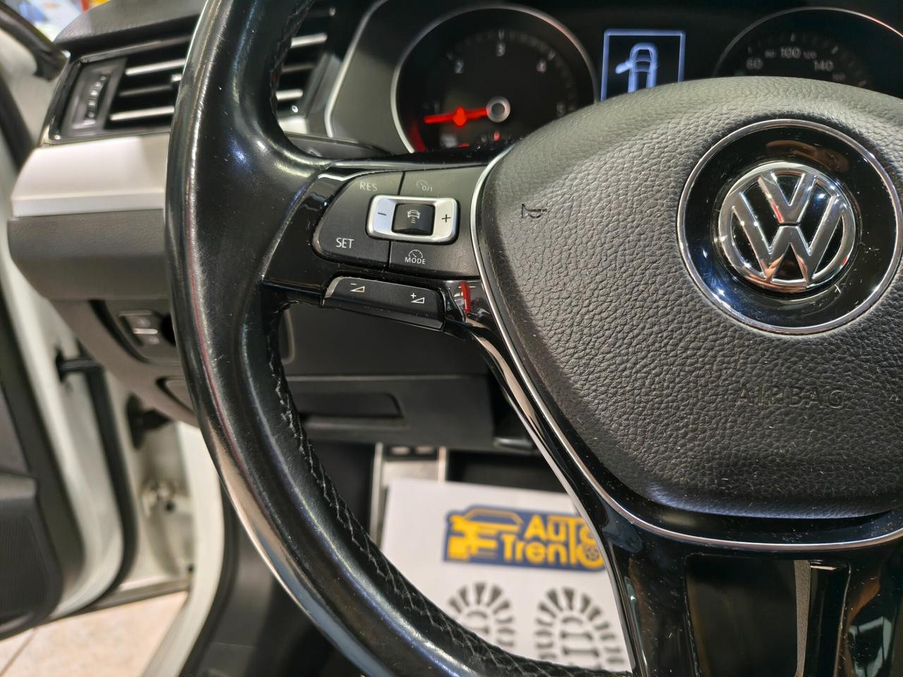 Volkswagen Passat 1.6 TDI SCR DSG Business BMT