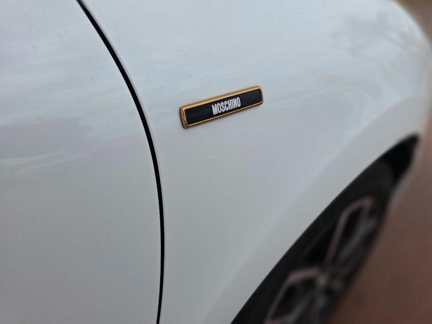 Renault Clio TCe 12V 75 CV 5 porte Moschino Zen