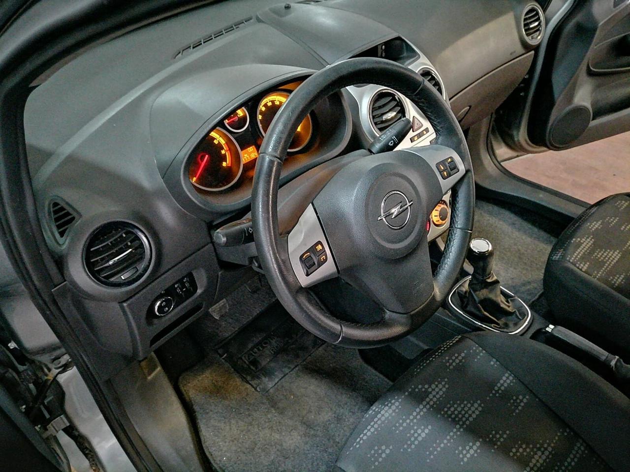 Opel Corsa 1.2 16v 85cv Cosmo Ok Neop.