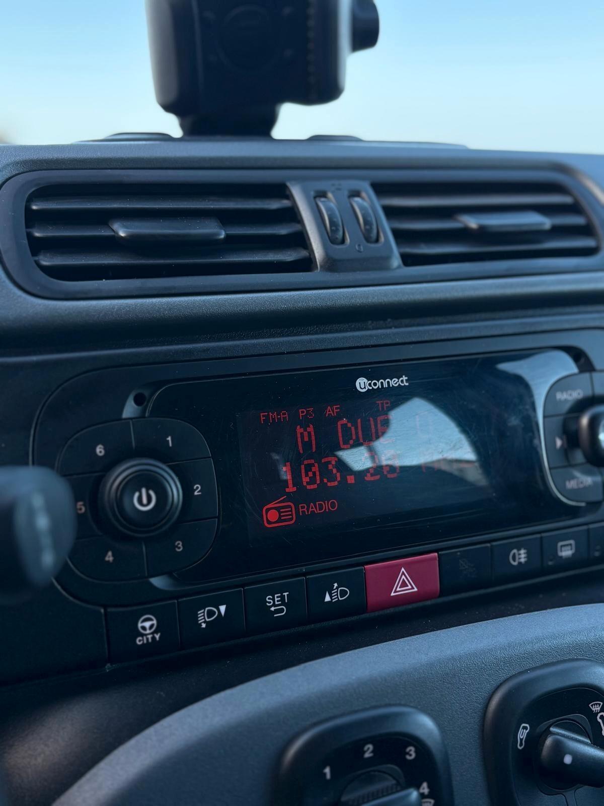 Panda 1.0 FireFly Hybrid City 5 Posti