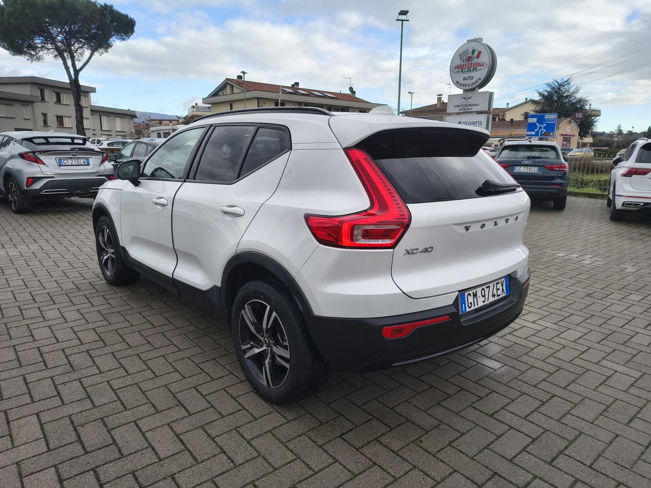 Volvo XC40 2.0 AWD automatico Plus Dark *PREZZO REALE*