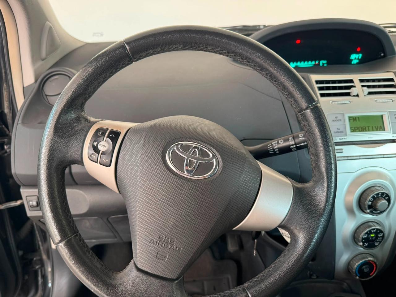 Toyota Yaris 1.0 3 porte