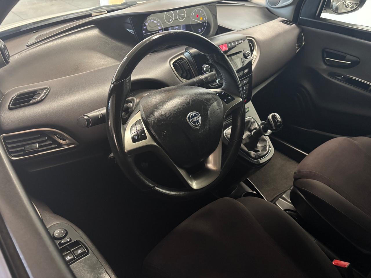 Lancia Ypsilon 1.2 BENZINA 69 CV Platinum |OK NEOPATENTATI |