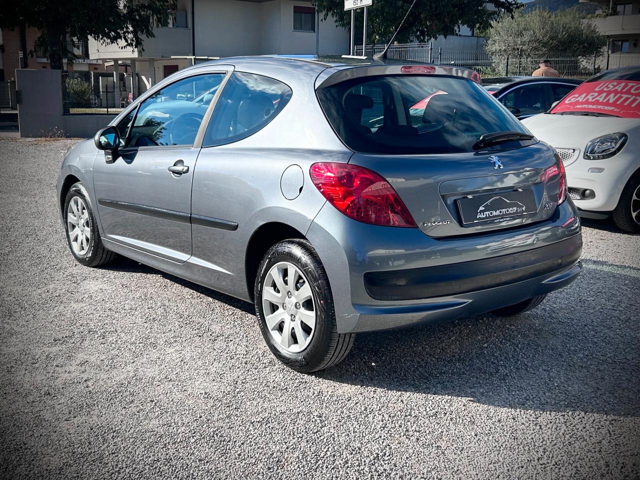 Peugeot 207 1.4 8V 75CV