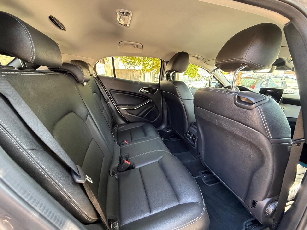 Mercedes GLA 180d SPORT Automatic
