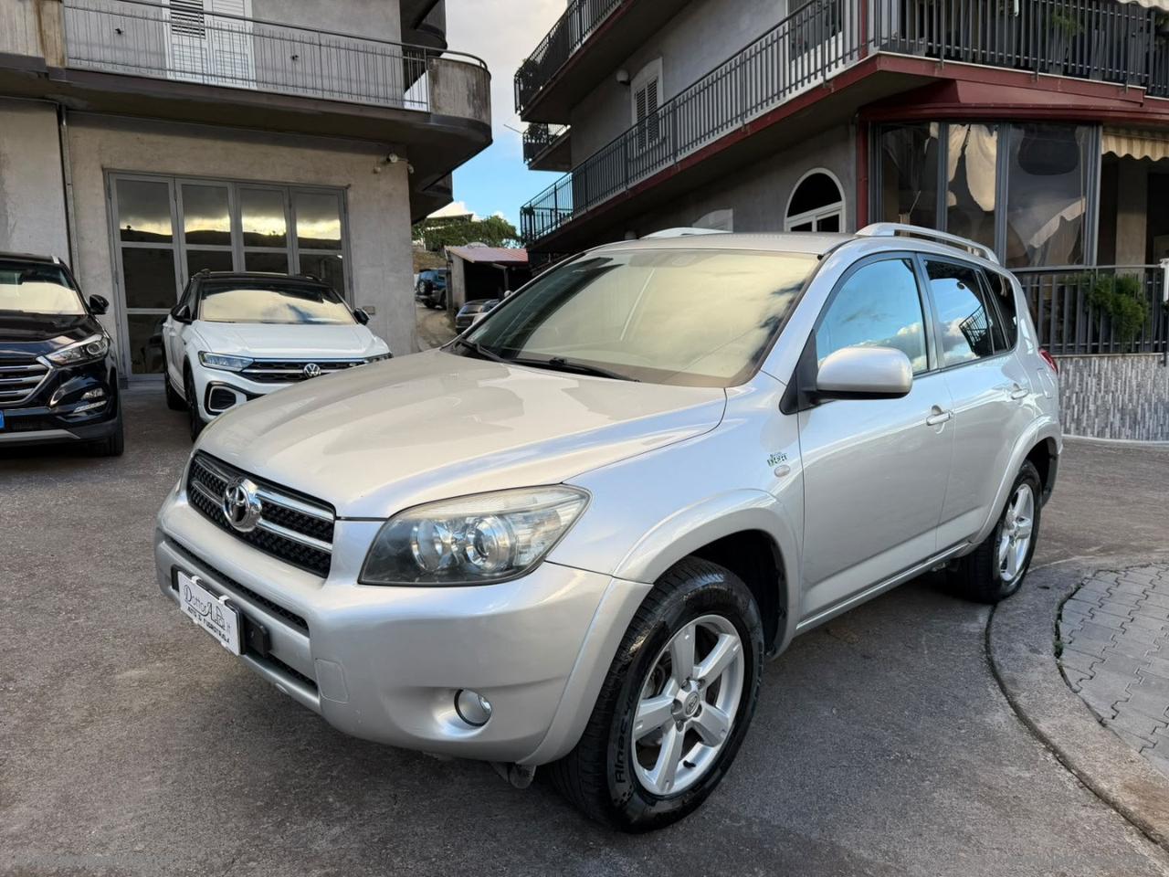 TOYOTA RAV4 2.2 D-4D 177 CV Sol Plus