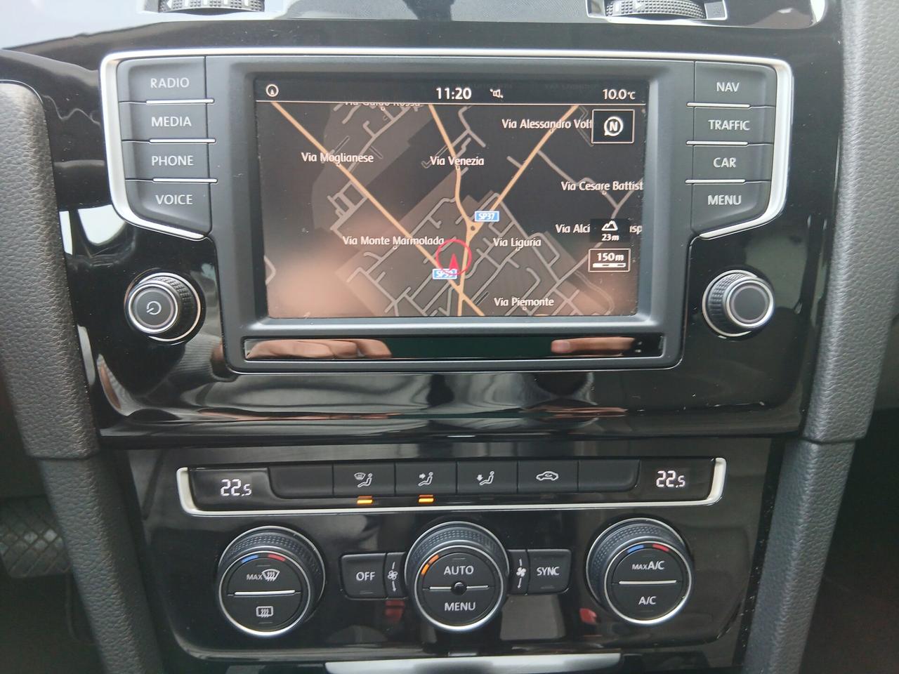 Volkswagen Golf 1.6 TDI 110 CV DSG 5p. Executive con Led tua a € 199 mese