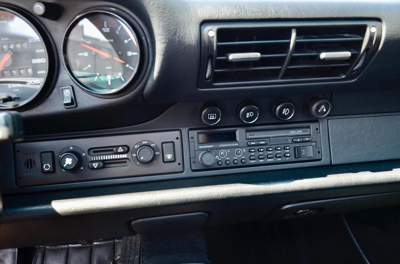 PORSCHE 911 993 3.6 CARRERA 2 COUPE’ 272cv , ASI ORO, PERFETTA , RESTAURO AI MASSIMI LIVELLI , TETTO, PERMUTE