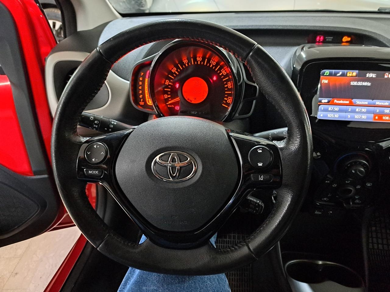 Toyota Aygo 1.0 BENZINA - 2018 BICOLORE