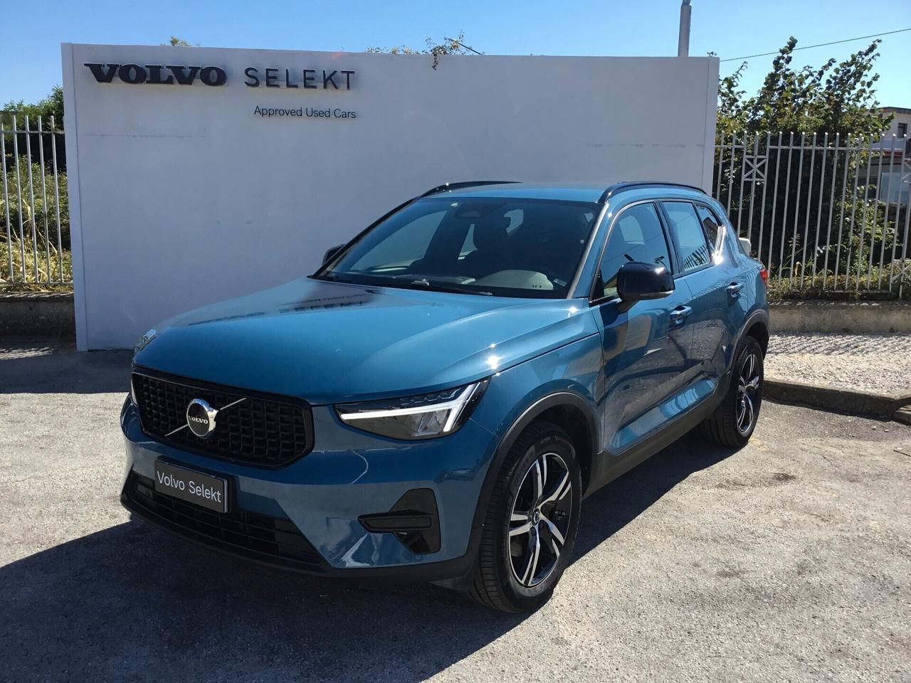 Volvo XC40 B3 automatico Plus Dark