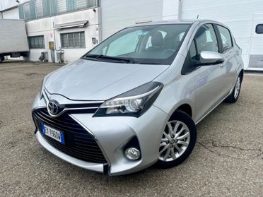 Toyota Yaris 1.3benz 2015 90.000km perfetta per neopatentati
