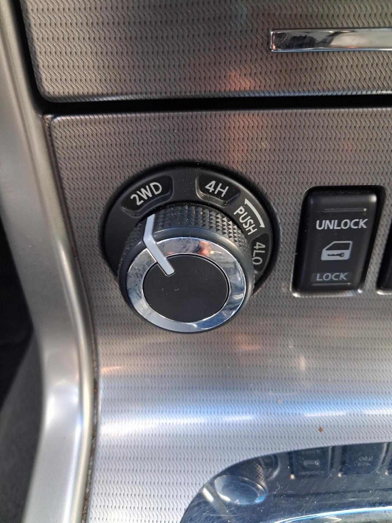 NISSAN Navara 3.000 dCi V6 231cv Km176.000