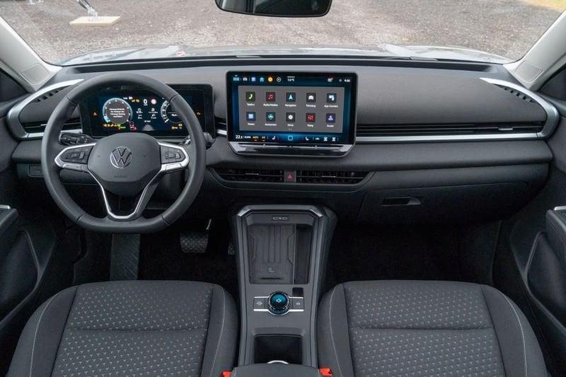 Volkswagen T-Roc 1.5 eTSI Life DSG NAVI LED CAMERA 2026