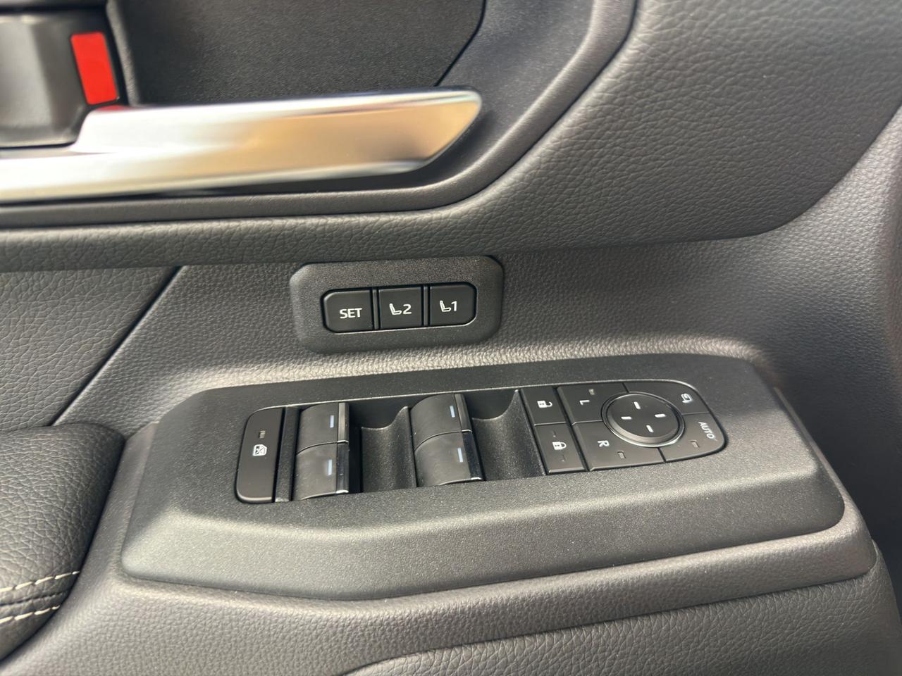 Toyota Land Cruiser 2.8 d-4d Lounge awd auto