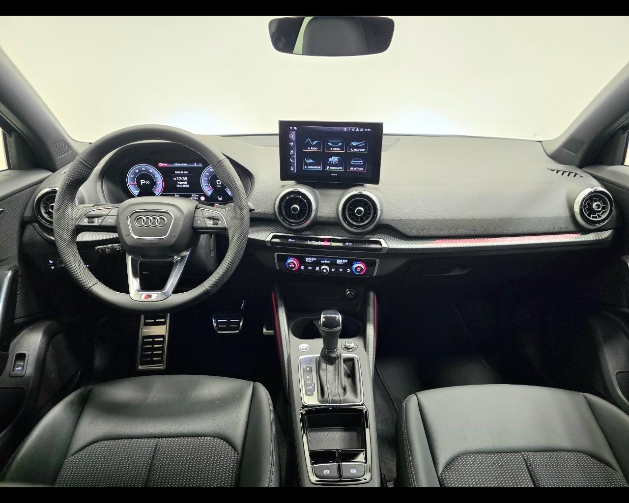 AUDI Q2 35 TFSI S-TRONIC IDENTITY BLACK