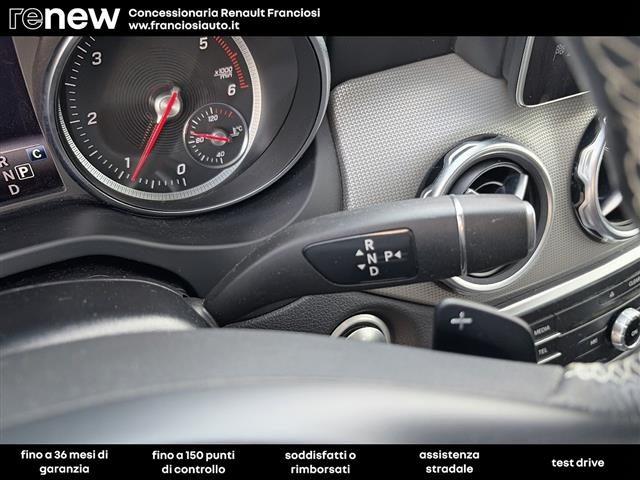 MERCEDES-BENZ GLA 200 D Sport 7G-DCT