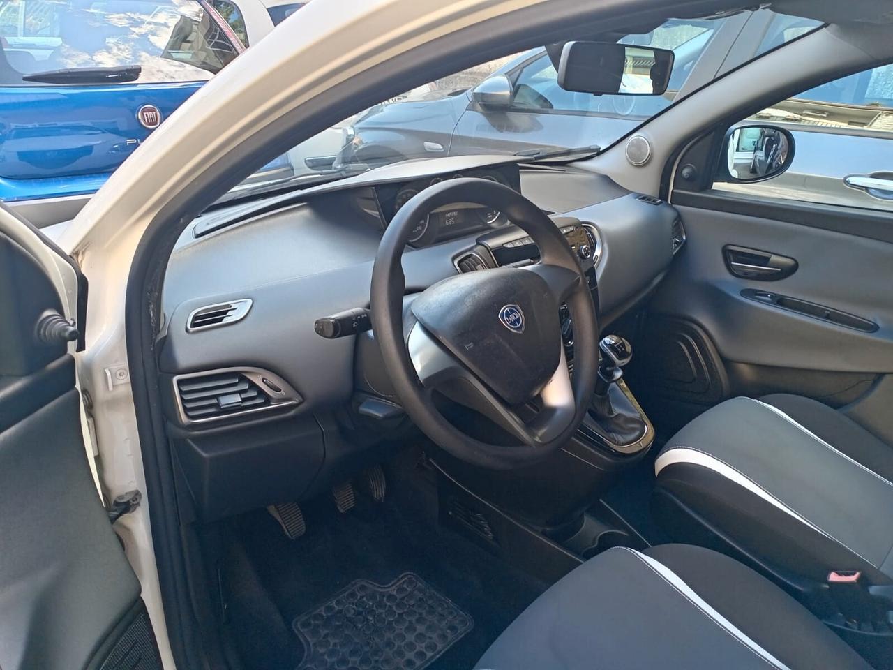 Lancia Ypsilon 1.2 69 CV 5 porte GPL Ecochic Gold