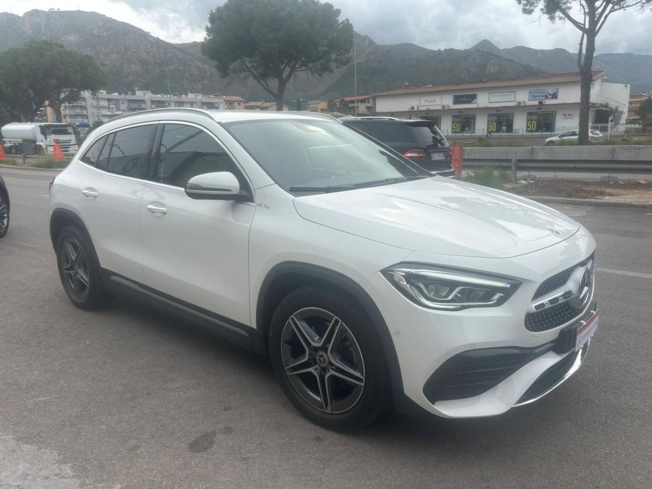 Mercedes-benz GLA 200 Mercedes 200d Premium AMG