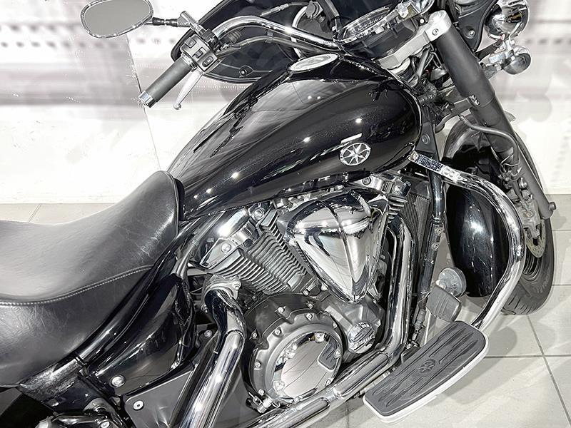 Yamaha XVS 1300 A Midnight Star