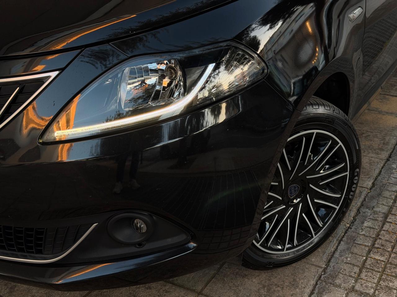 Lancia Ypsilon 1.0 FireFly 5 porte S&S Hybrid Gold Plus