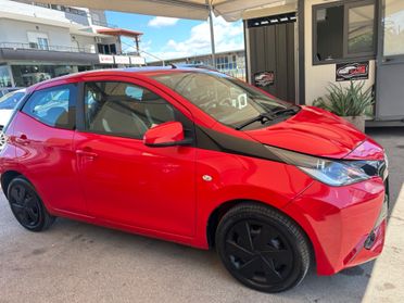 Toyota Aygo 1.0 VVT-i 69 CV 5 porte x-cite MMT