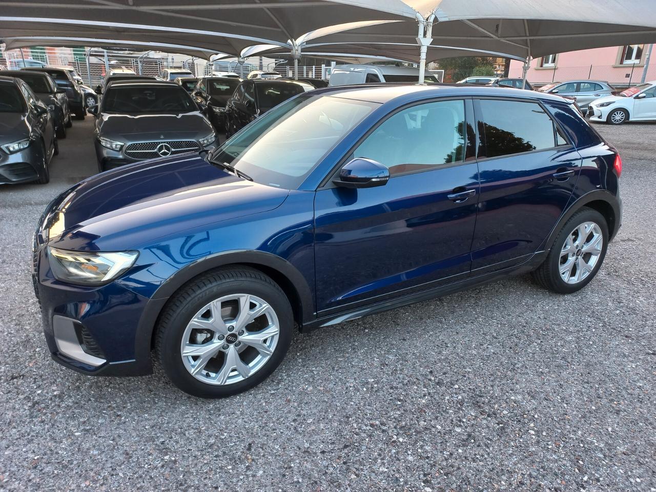 Audi A1 allstreet 30 TFSI Identity Contrast