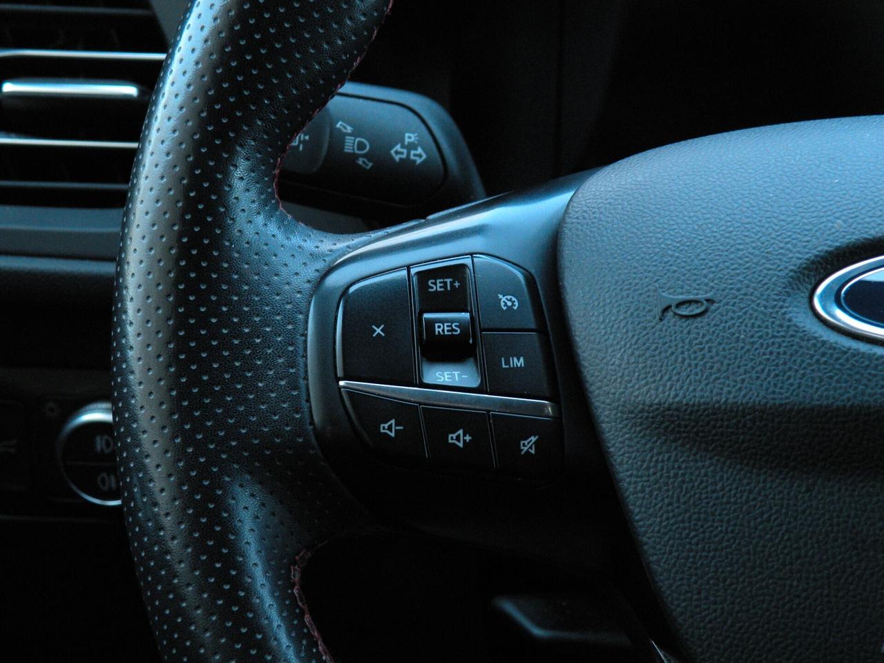 FORD KUGA 2.5 FHEV 190CV CVT 2WD ST-LINE 2023