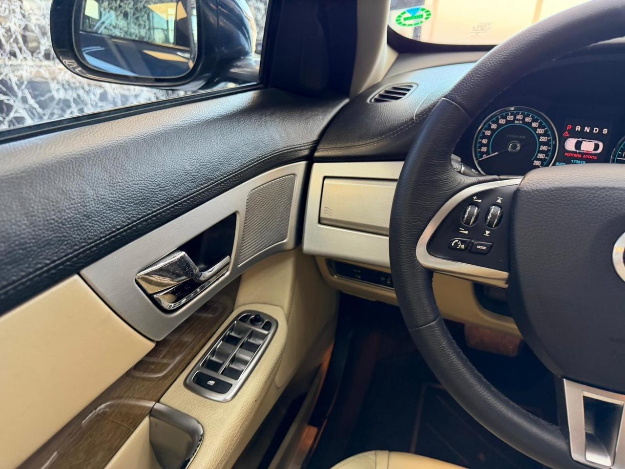 Jaguar XF 3.0 D V6