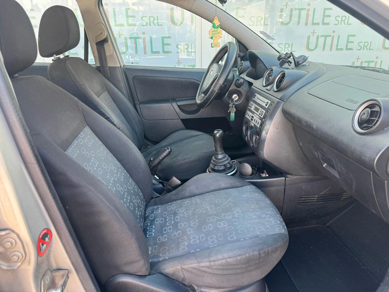 Ford Fiesta 1.4 16V 5p. Ghia