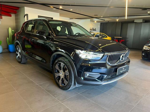 VOLVO XC40 B4 AWD Geartronic Momentum