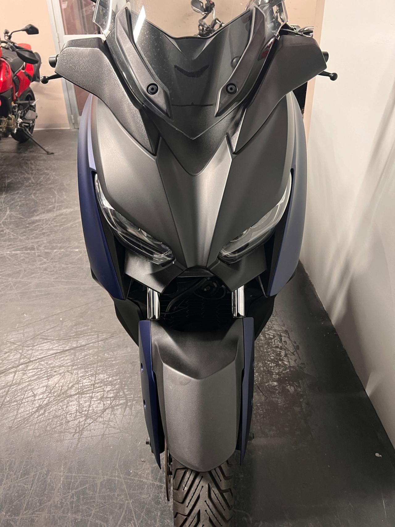 Yamaha X-Max 300