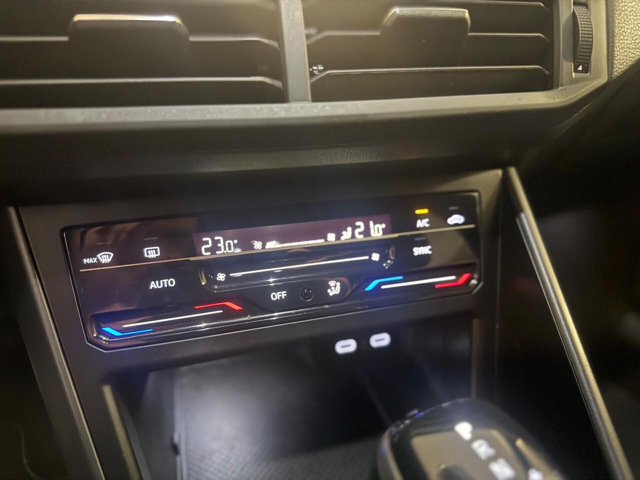 Volkswagen Polo 1.0 TSI DSG R-Line