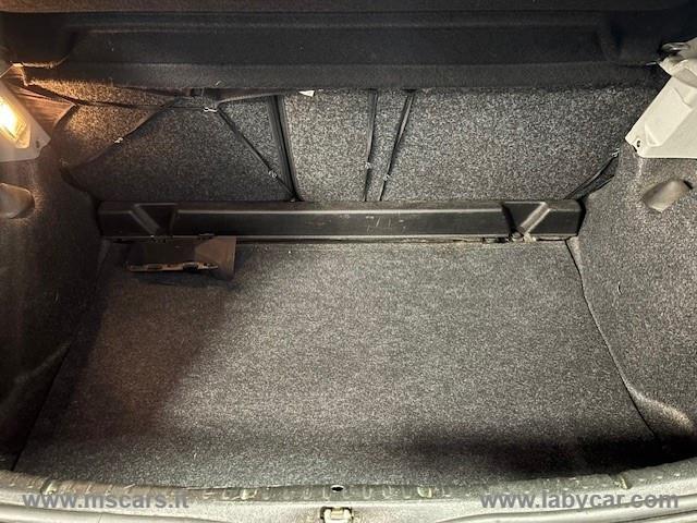 RENAULT Clio 1.4 16V 3p. Expression