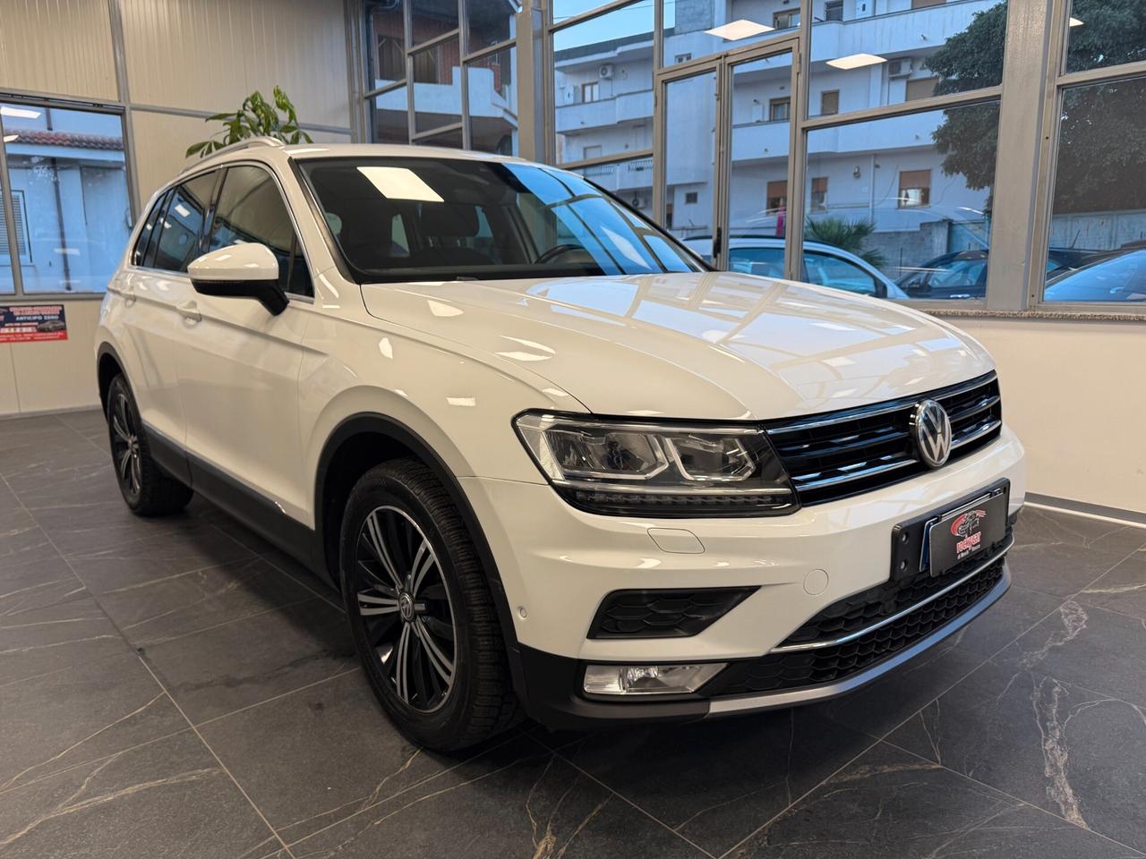 Volkswagen Tiguan 2.0 TDI SCR 4MOTION Business BlueMotion Technology