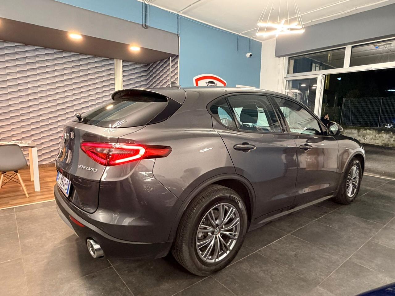 Alfa Romeo Stelvio 2.2 Turbodiesel 160 CV AT8 RWD Business 2021