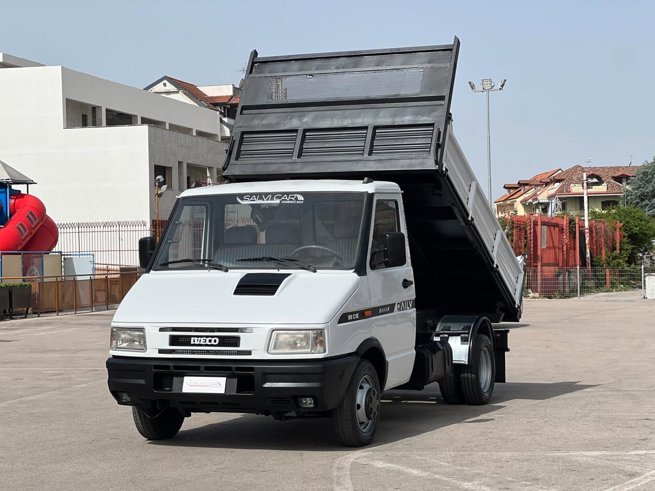 IVECO DAILY 35.12 RIBALTABILE TRILATERALE