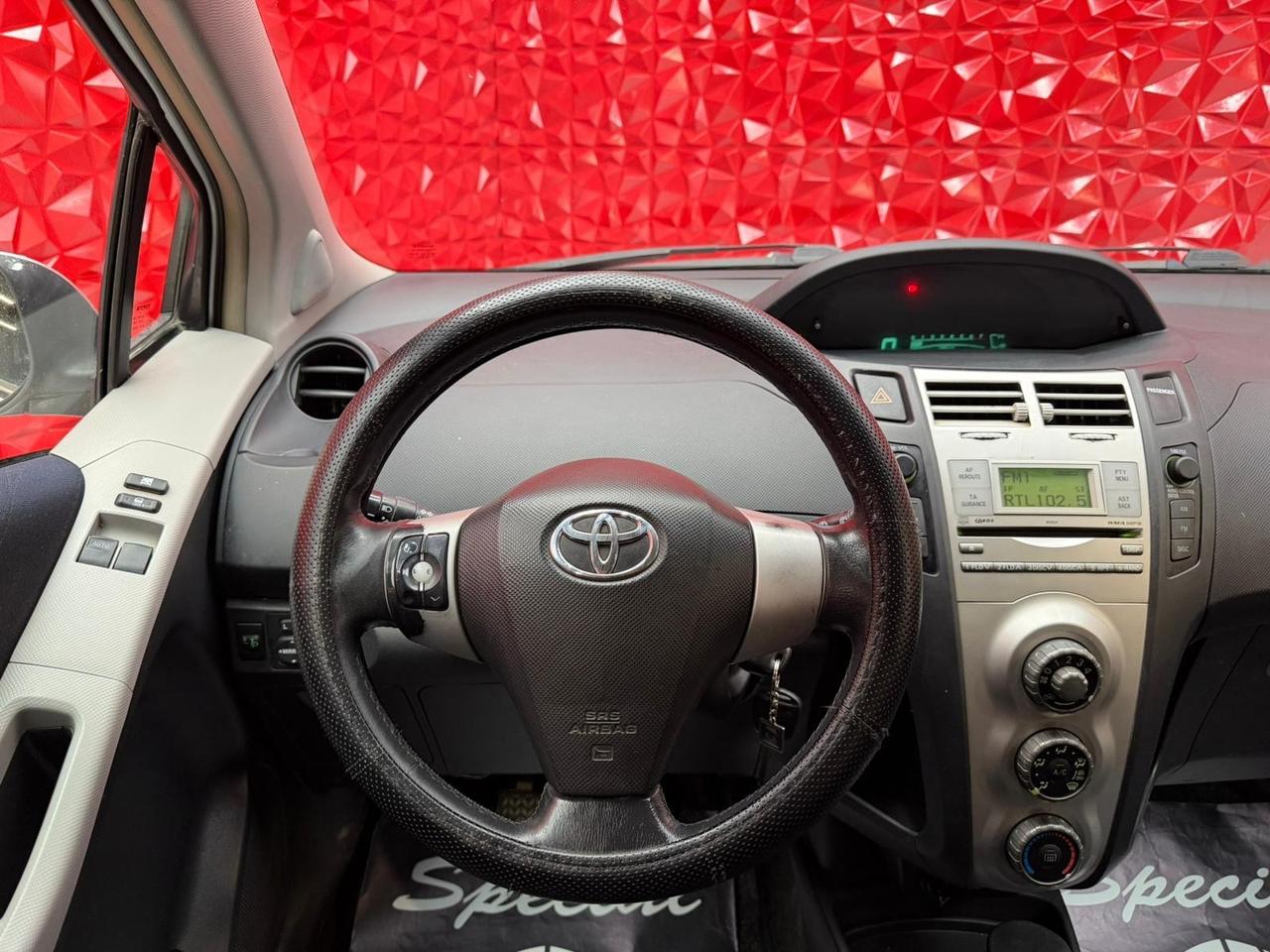 Toyota Yaris 1.0 5 porte Sol OK NEOPATENTATI