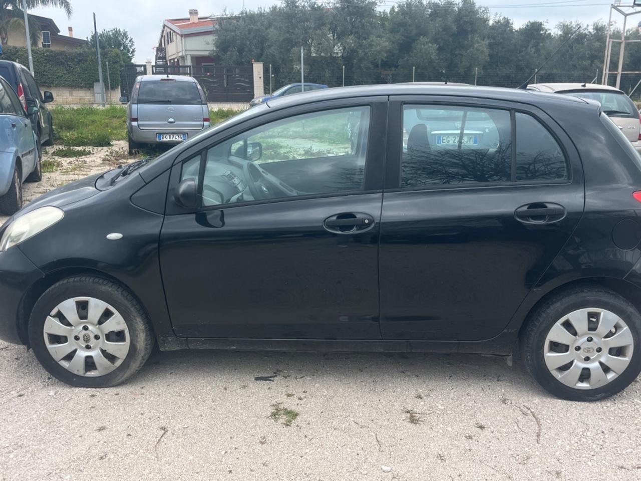 Toyota Aygo Yaris 1.0 12V VVT-i 5 porte Now