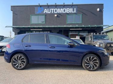 Volkswagen Golf 1.0 etsi 110cv dsg Luci amb PDC Vetri Scuri