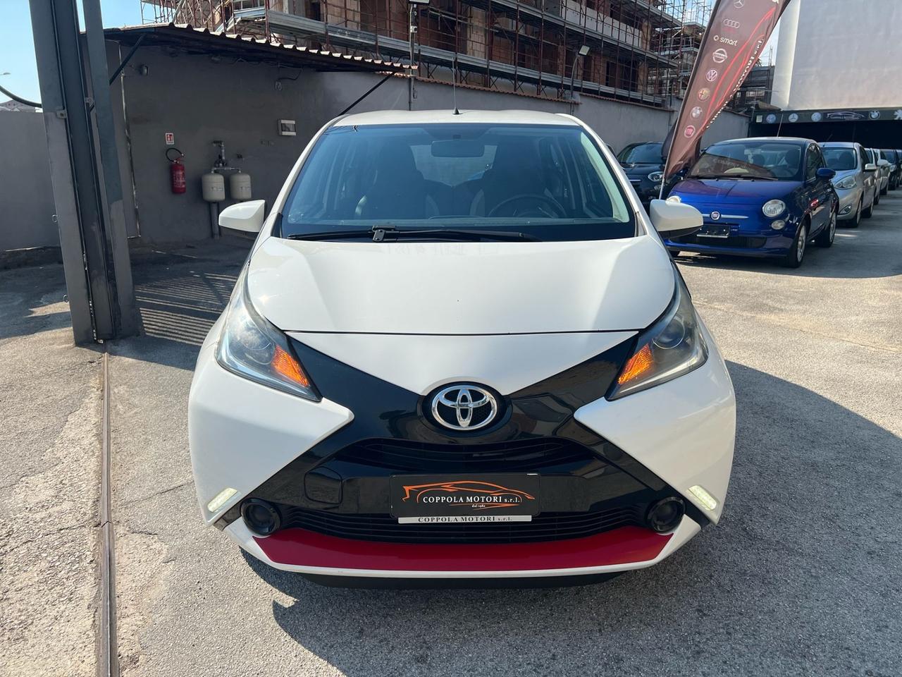 Toyota Aygo 1.0 VVT-i 69 CV 5 porte x-cool CLIMA/BLUETOOTH