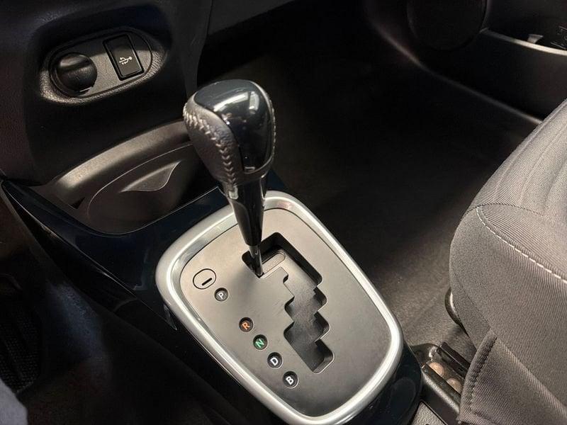 Toyota Yaris 1.5 Hybrid Trend White Edition