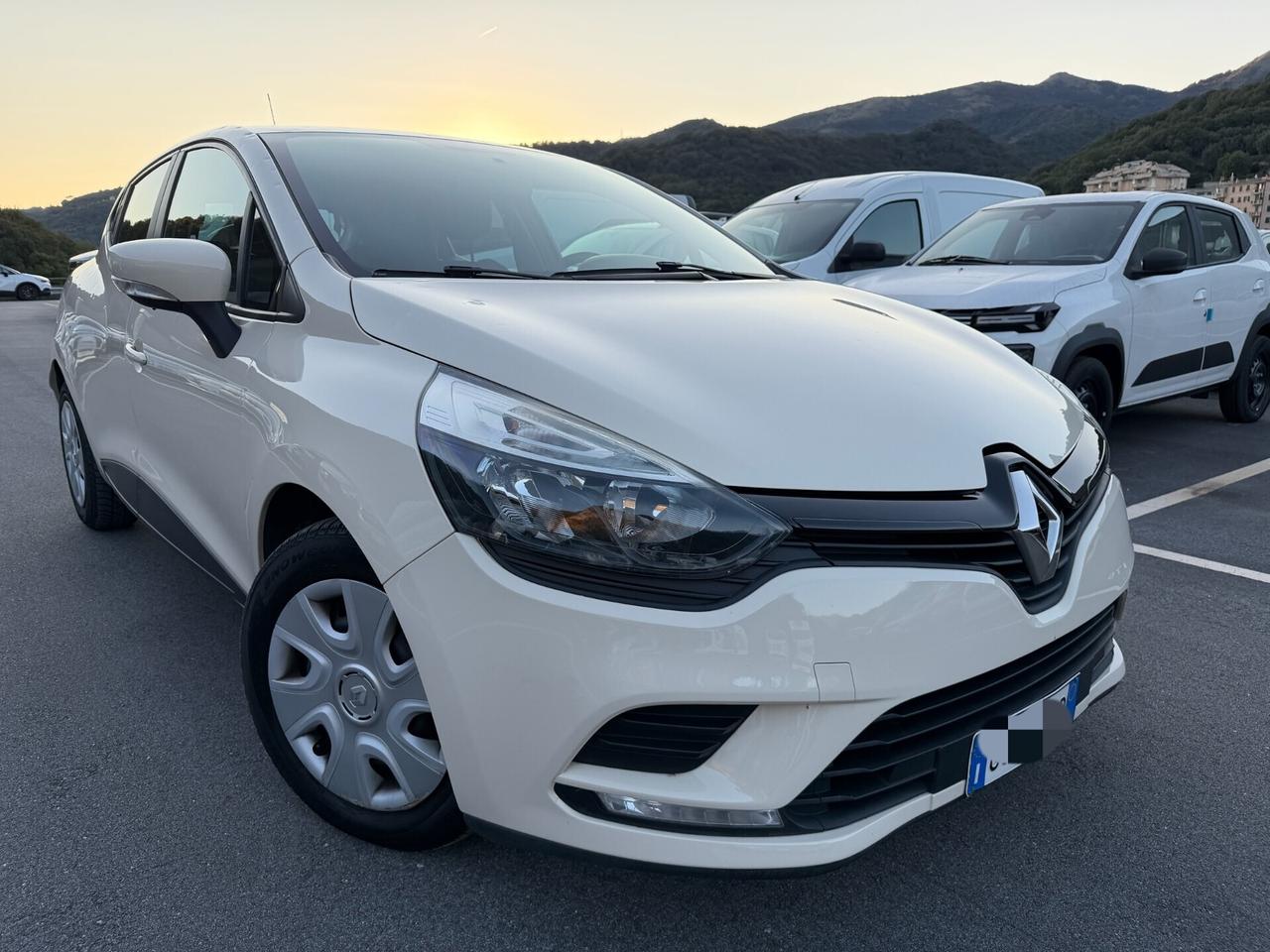 Renault Clio 1.2 75CV 5 porte / EURO 6 NEOPATENTATI