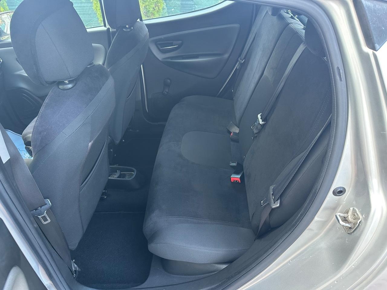 Lancia Ypsilon 1.2 69 CV 5 porte GPL Ecochic Platinum