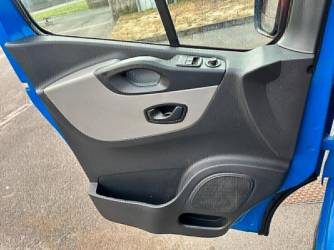 RENAULT TRAFIC ANNO 2015 PRONTO ALL'USO! SUPER PREZZO!