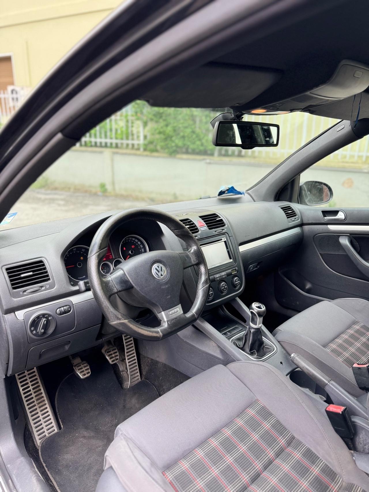 Volkswagen Golf GTI 2.0 16V TFSI 3p.