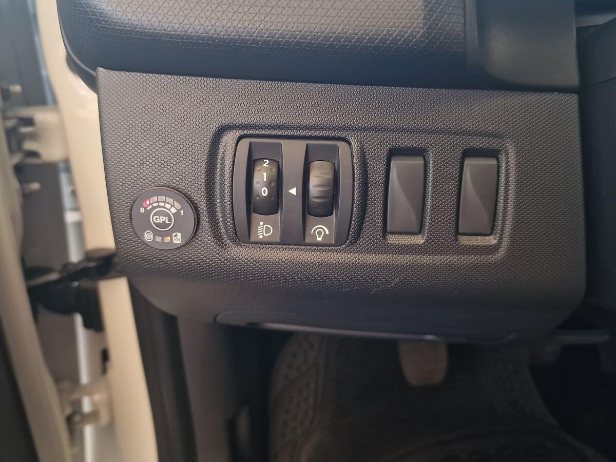 RENAULT CLIO 1.2 LIVE