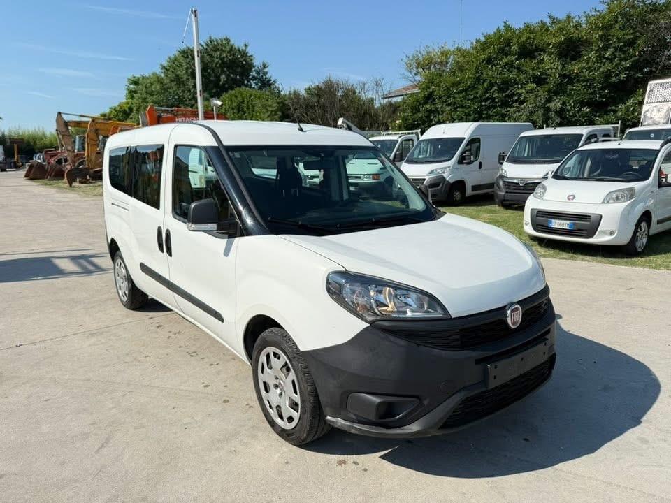Autocarro FIAT DOBLO Maxi - 5 posti