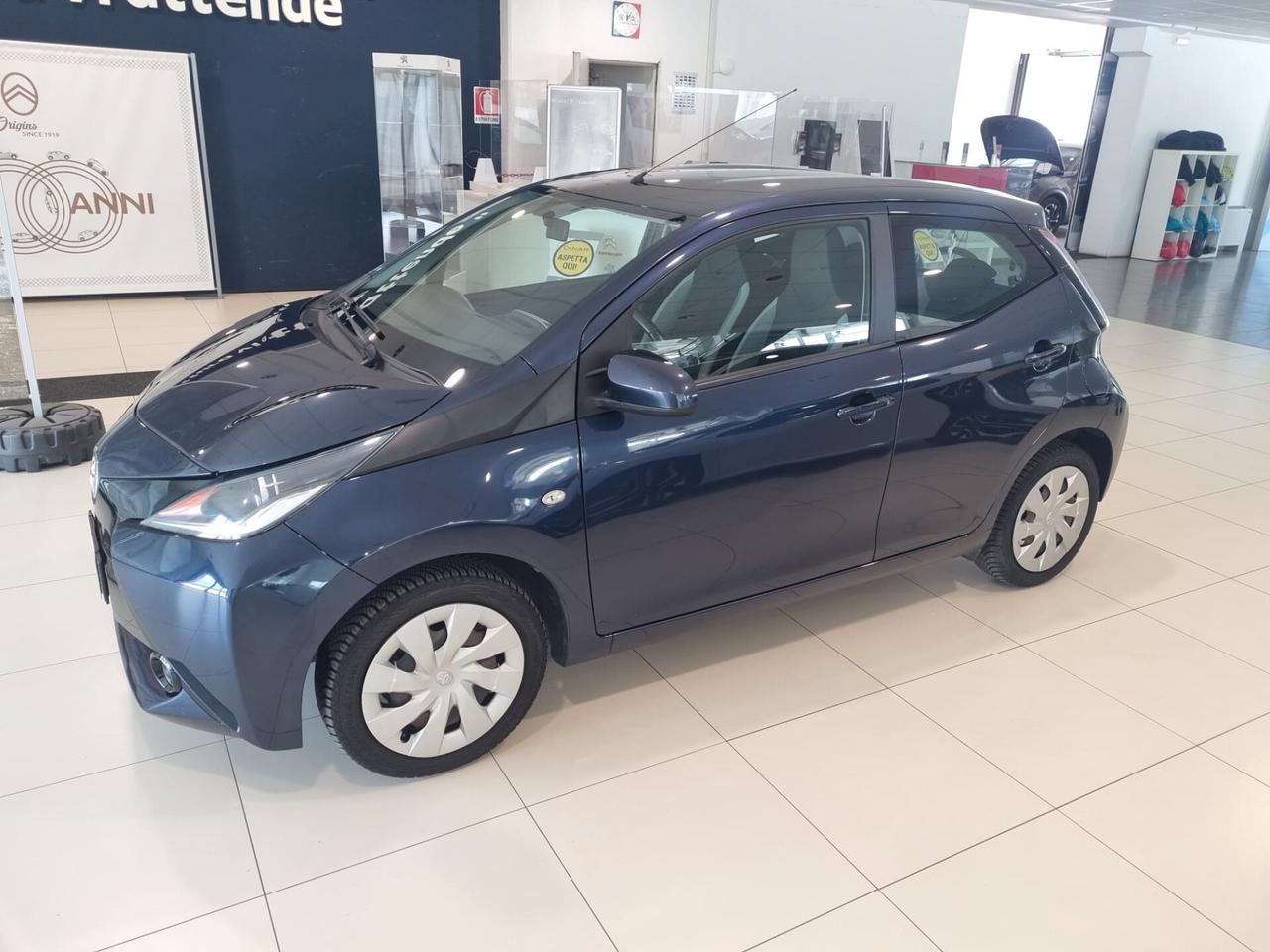 Toyota Aygo 1.0 VVT-i 69 CV 5 porte x-cool