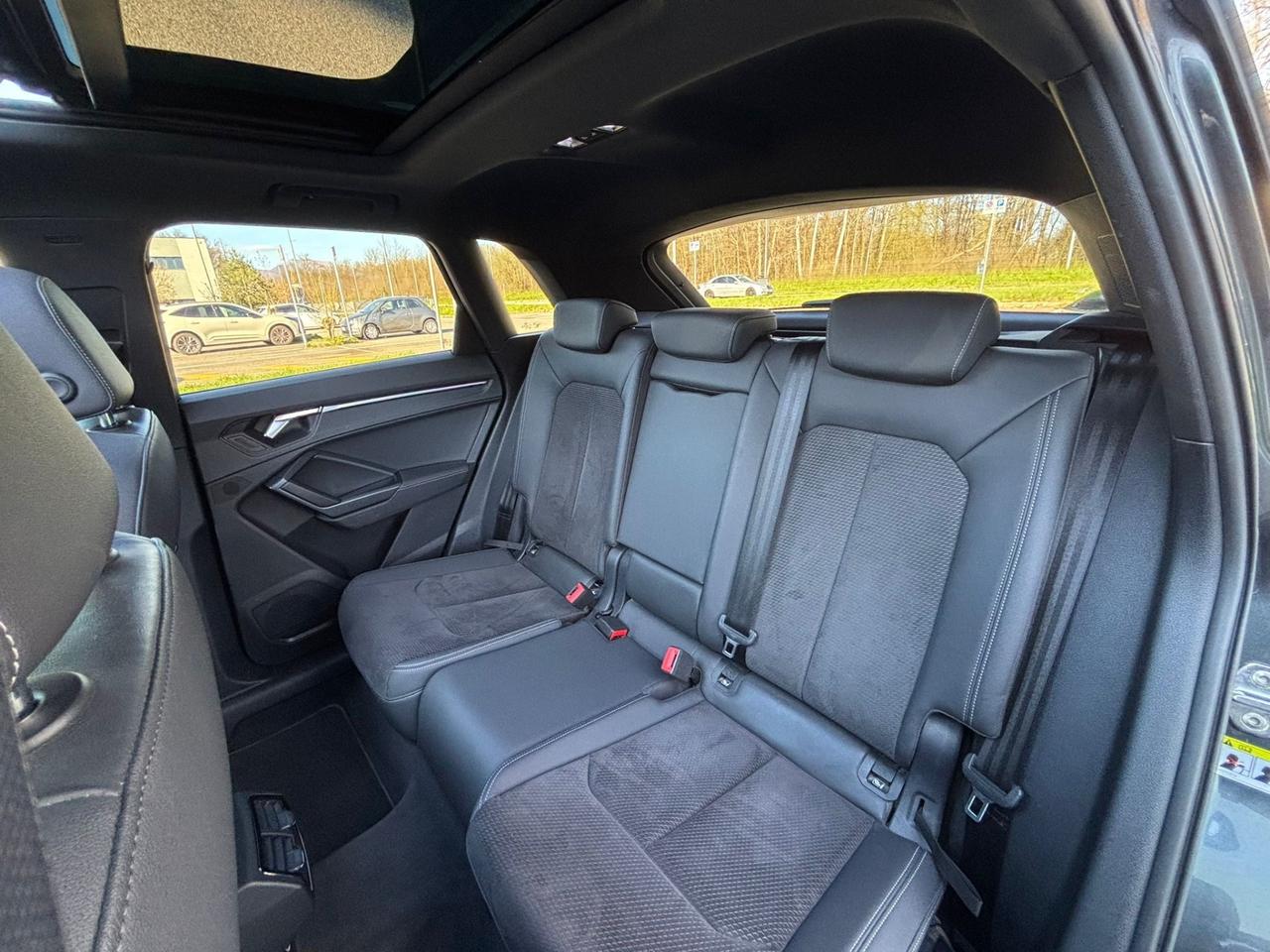 Audi Q3 40 TFSI quattro S tronic line edition